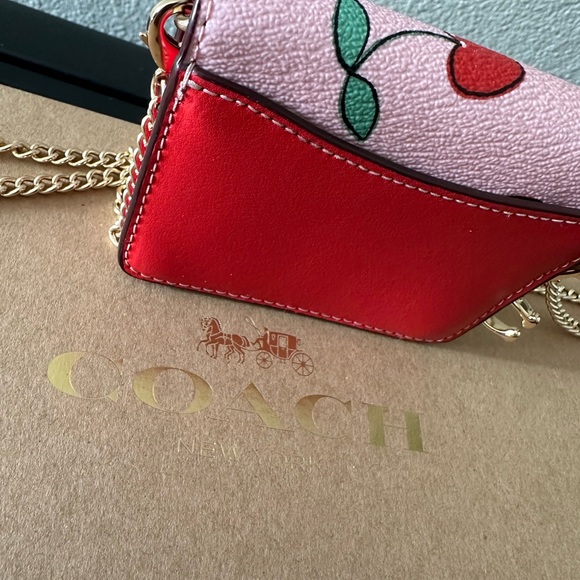 COACH CHERRY Heart Wallet ON A CHAIN ๐ - Picture 4 of 8